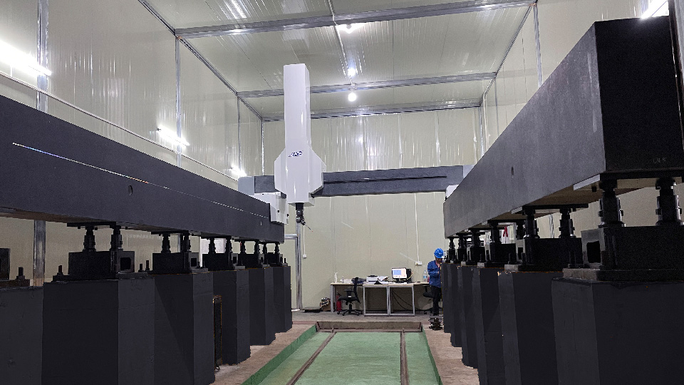 自动大型三坐标测量机