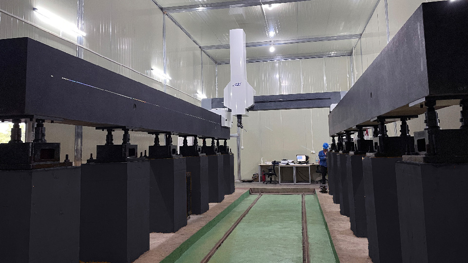 大型龙门式三坐标测量机